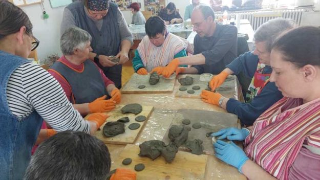 Radionica keramike u Centru za inkluziju i podršku u zajednici – Labin 13.3.2025.