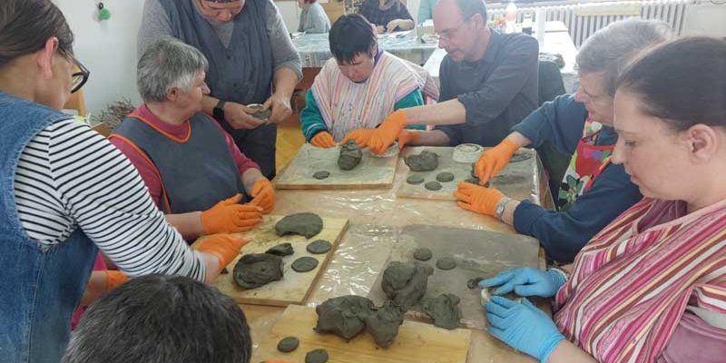 Radionica keramike u Centru za inkluziju i podršku u zajednici – Labin 13.3.2025.